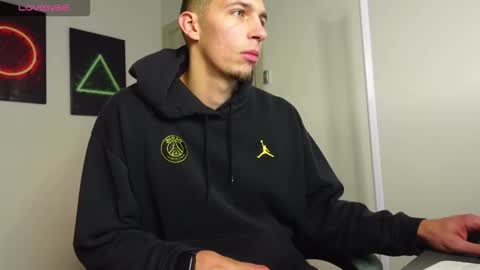 RYAN DOZER online show from October 9, 2025, 6:22 am