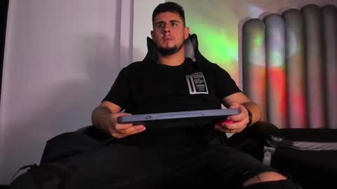 R Y A N online show from September 21, 2025, 4:58 am