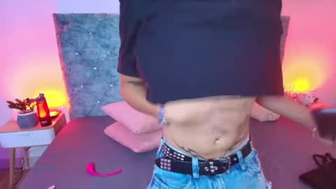 R Y A N   ON   F I R E online show from April 18, 2026, 1:26 pm