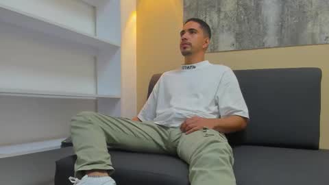 Ryan online show from November 13, 2025, 1:32 pm