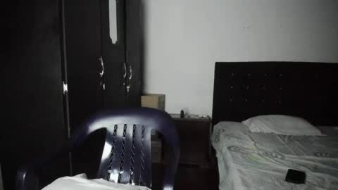 ryan_xc1 online show from September 21, 2025, 2:13 am