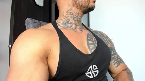 Snapshot of ryanjhonston chatting on November 24, 2025, 12:38 pm Ryan online show from November 24, 2025, 12:38 pm