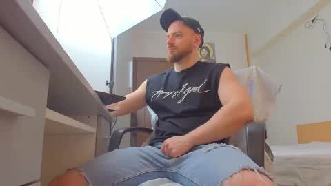 Ryanstone  online show from April 2, 2026, 5:27 am