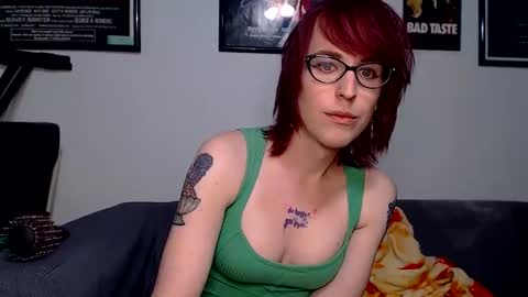 Snapshot of ryff_burnz chatting on May 1, 2026, 1:10 am Ryff Burnz online show from May 1, 2026, 1:10 am