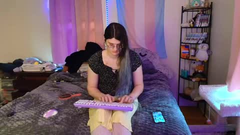 Snapshot of ryn_michele chatting on June 1, 2026, 11:17 pm Ryn Michele online show from June 1, 2026, 11:17 pm