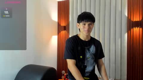 Ryo Kush online show from November 23, 2025, 3:39 am