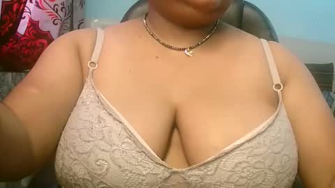 Snapshot of s03286 chatting on October 27, 2025, 5:00 am HotLovers online show from October 27, 2025, 5:00 am