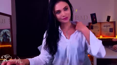 Snapshot of s3r3ndipity chatting on November 3, 2025, 12:50 pm Y      online show from November 3, 2025, 12:50 pm