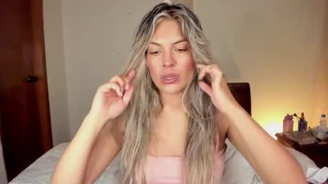 Leslie Beltrn online show from October 2, 2025, 3:46 am