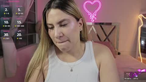 saaya_tay online show from April 19, 2026, 3:17 am