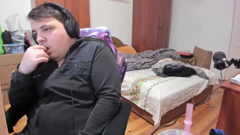 1141323  my Lord Mister Max   moms treasure online show from January 3, 2025, 4:55 am