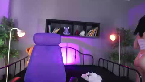 Snapshot of sabrina_bloom_ chatting on September 25, 2025, 1:48 pm sabri online show from September 25, 2025, 1:48 pm