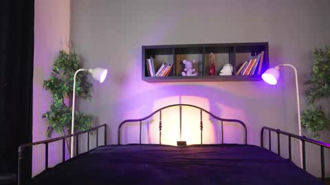 Snapshot of sabrina_bloom_ chatting on October 1, 2025, 12:44 pm sabri online show from October 1, 2025, 12:44 pm