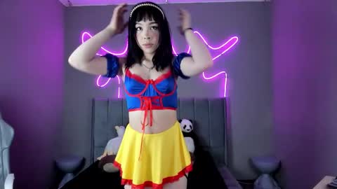 Snapshot of sabrina_bloom_ chatting on October 18, 2025, 12:50 pm sabri online show from October 18, 2025, 12:50 pm