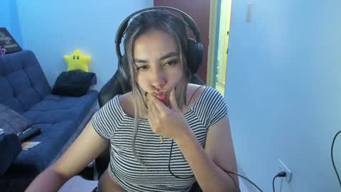 Angie  online show from December 6, 2024, 3:52 am