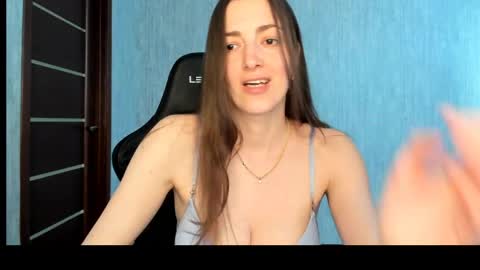 Snapshot of sabrina_mur chatting on May 17, 2026, 8:12 am sabrina_mur online show from May 17, 2026, 8:12 am