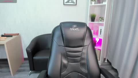 GMT7TueWedThuFriSatSun 0100am-0700am online show from February 23, 2025, 9:48 pm