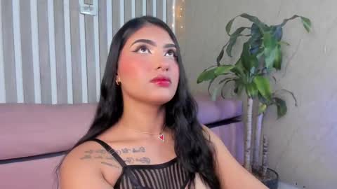 mariana  online show from September 12, 2025, 9:37 pm