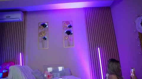 SabrinaJade online show from April 22, 2026, 7:00 am