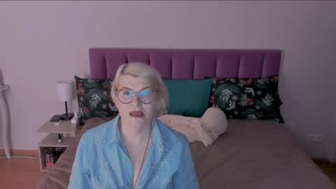 Sabrina MacMarren online show from February 6, 2025, 8:23 pm