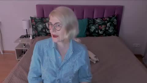 Sabrina MacMarren online show from February 11, 2025, 5:26 am