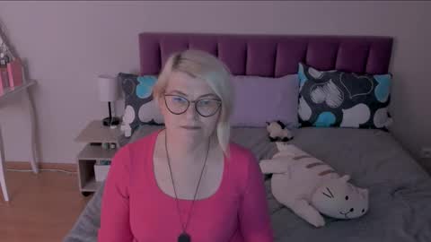 Sabrina MacMarren online show from February 23, 2025, 7:07 pm