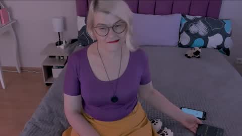 Sabrina MacMarren online show from February 24, 2025, 1:10 pm