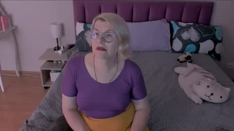 Sabrina MacMarren online show from February 24, 2025, 9:41 pm