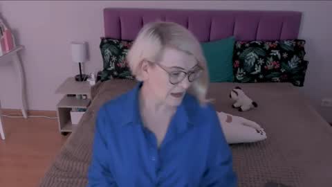 Sabrina MacMarren online show from March 2, 2025, 1:16 pm