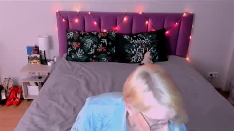 Sabrina MacMarren online show from January 15, 2026, 4:22 pm