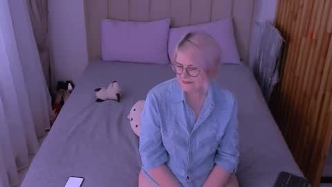 Sabrina MacMarren online show from March 25, 2026, 3:07 pm