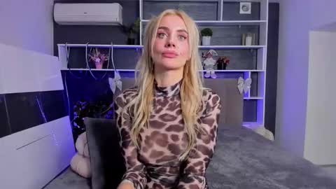 Sabrina online show from January 5, 2026, 5:27 pm