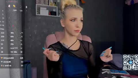 Snapshot of sabrinkaa chatting on June 18, 2026, 7:18 pm Sabi Ryder new acc online show from June 18, 2026, 7:18 pm