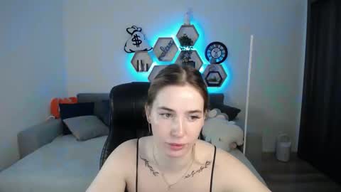 Sabrina Violet online show from March 9, 2025, 9:13 am