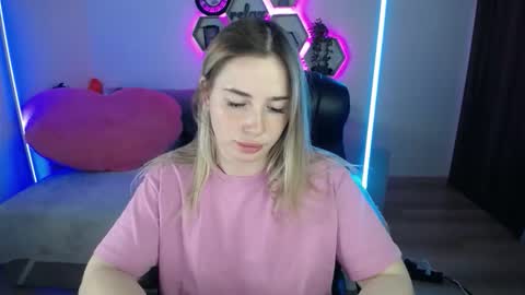 Sabrina Violet online show from September 30, 2025, 8:08 am