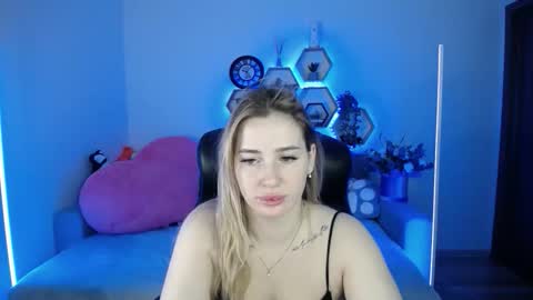 Sabrina Violet online show from November 29, 2025, 9:12 am