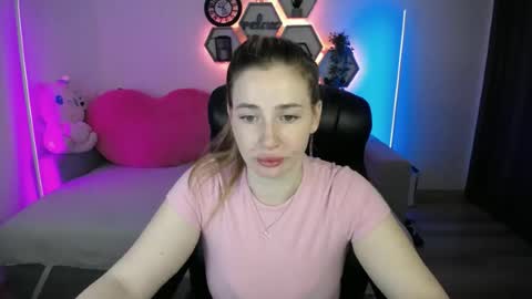 Snapshot of sabrinviolet chatting on June 24, 2026, 8:02 am Sabrina Violet online show from June 24, 2026, 8:02 am