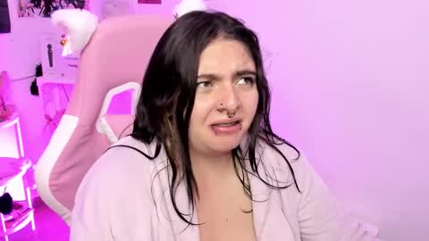 Ig  online show from November 10, 2025, 12:04 pm