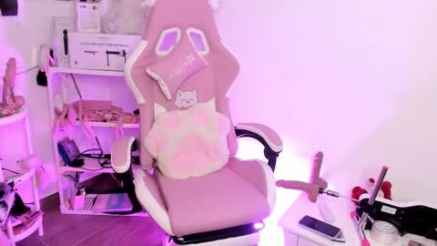 Ig  online show from November 14, 2025, 11:53 am