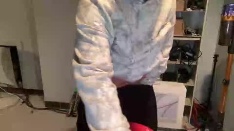 sacredroses online show from November 10, 2025, 4:17 pm