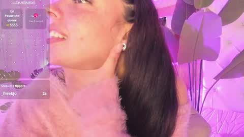Snapshot of sadashi_moon chatting on February 1, 2025, 6:32 am online show from February 1, 2025, 6:32 am