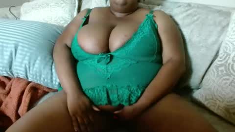 sade_dreams online show from October 23, 2025, 3:39 am