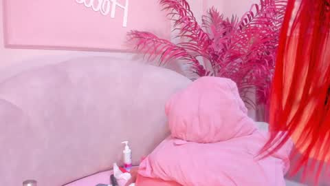 Snapshot of saekohofman chatting on December 19, 2024, 7:40 am Mara online show from December 19, 2024, 7:40 am