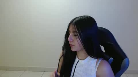 Sahaliefox  online show from May 28, 2026, 9:12 pm