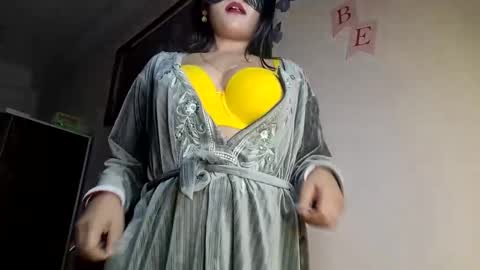 Queen Archana online show from December 17, 2024, 6:53 pm