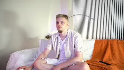 saint__vicious online show from September 13, 2025, 8:08 pm