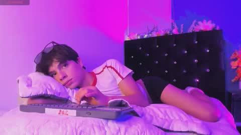 Santi online show from March 18, 2026, 12:52 pm