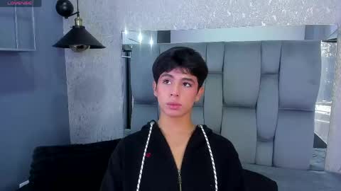 Snapshot of saintdangelo chatting on May 29, 2026, 1:42 pm Santi online show from May 29, 2026, 1:42 pm