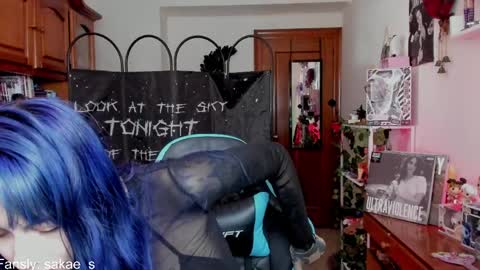    online show from April 18, 2026, 8:18 am