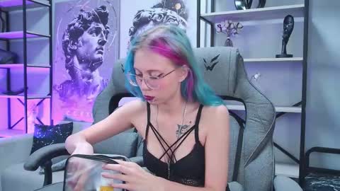 sakurabliss online show from December 5, 2025, 2:53 am